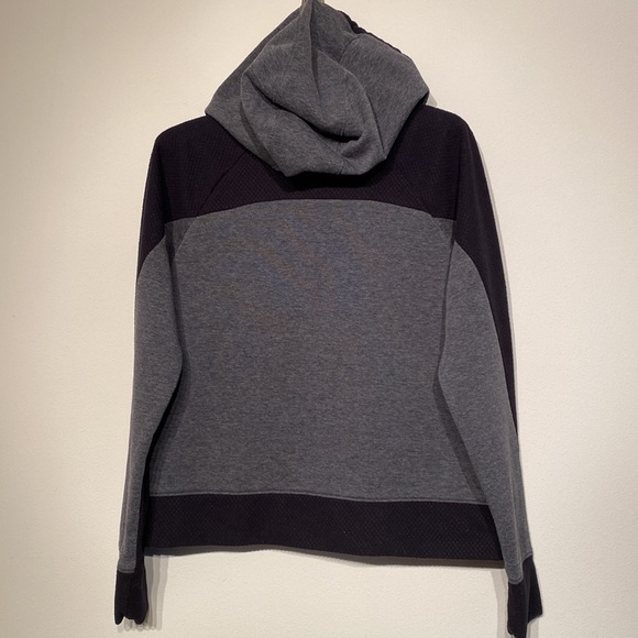 Under Armour Coolgear infared hooded pullover sweatshirt Grey & Black size XS - Picture 8 of 12